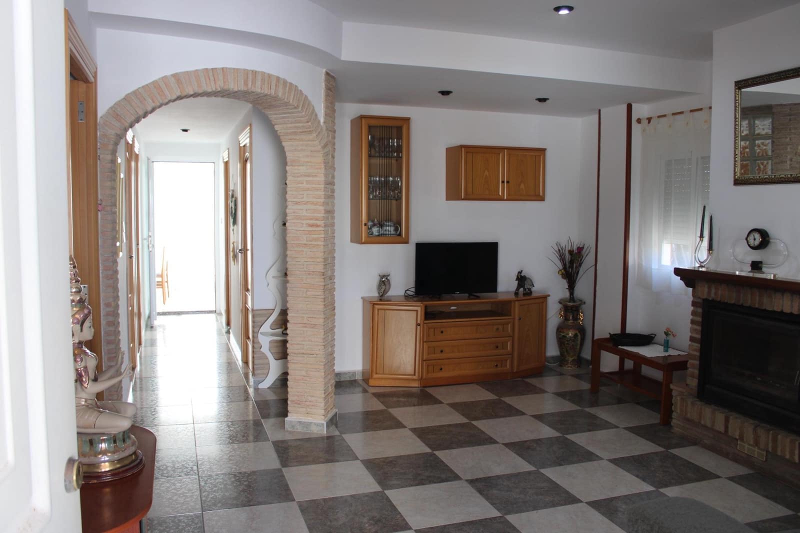 5 bedroom Villa for sale in Oliva - € 330,000 (Ref: 9431166)