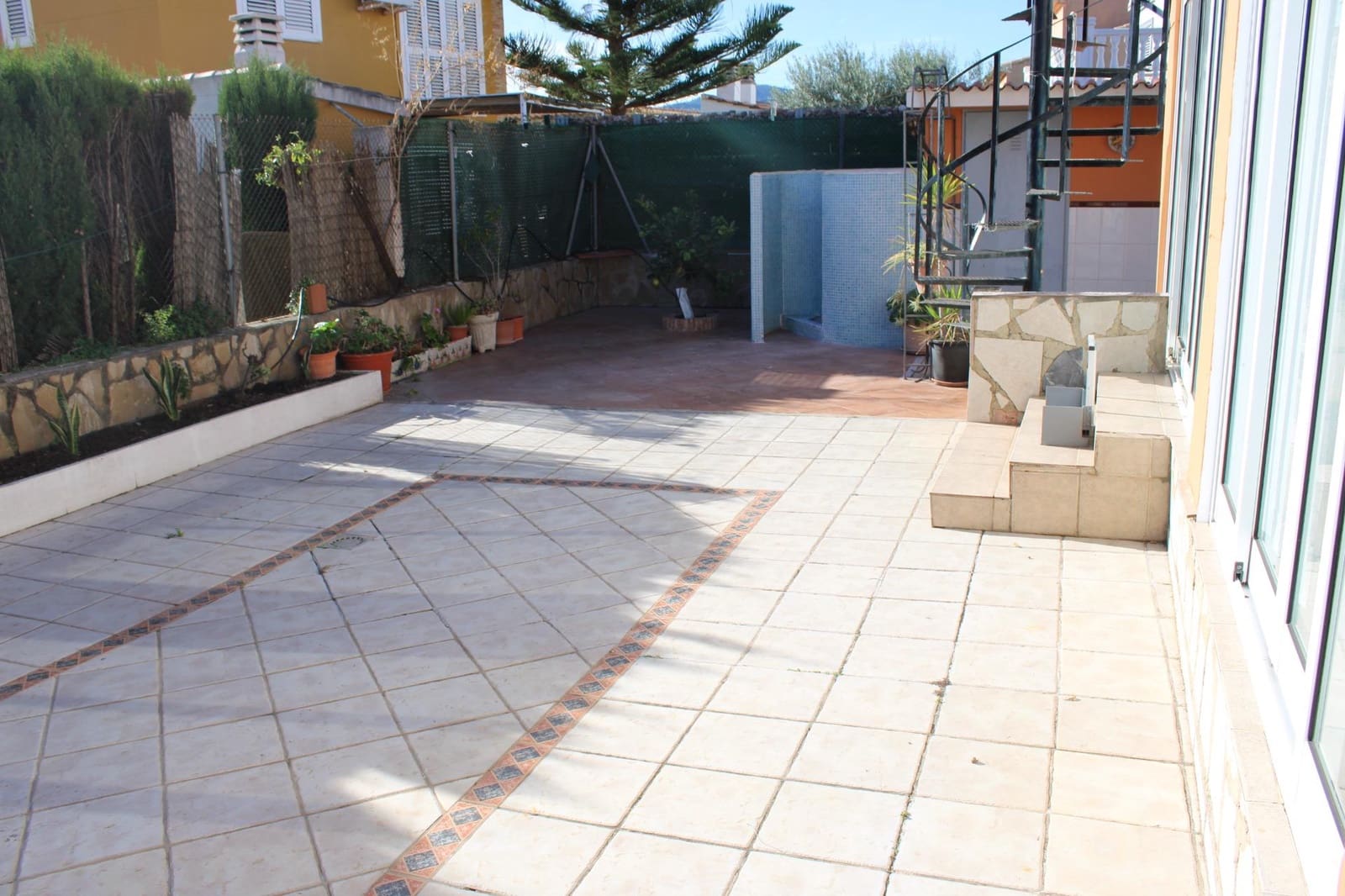 5 bedroom Villa for sale in Oliva - € 330,000 (Ref: 9431166)