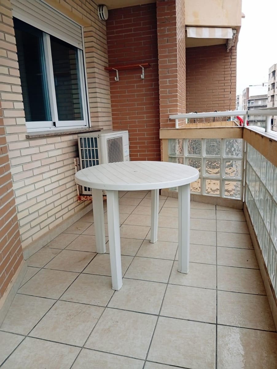 2 Zimmer Wohnung zu vermieten in Oliva - 750 € (Ref: 9462497)