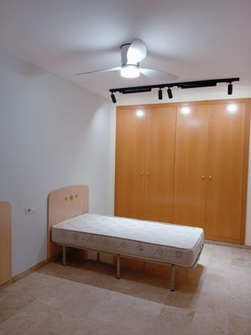 2 soveværelse Lejlighed til leje i Oliva Pueblo, Oliva - € 750 (Ref: 9462497)