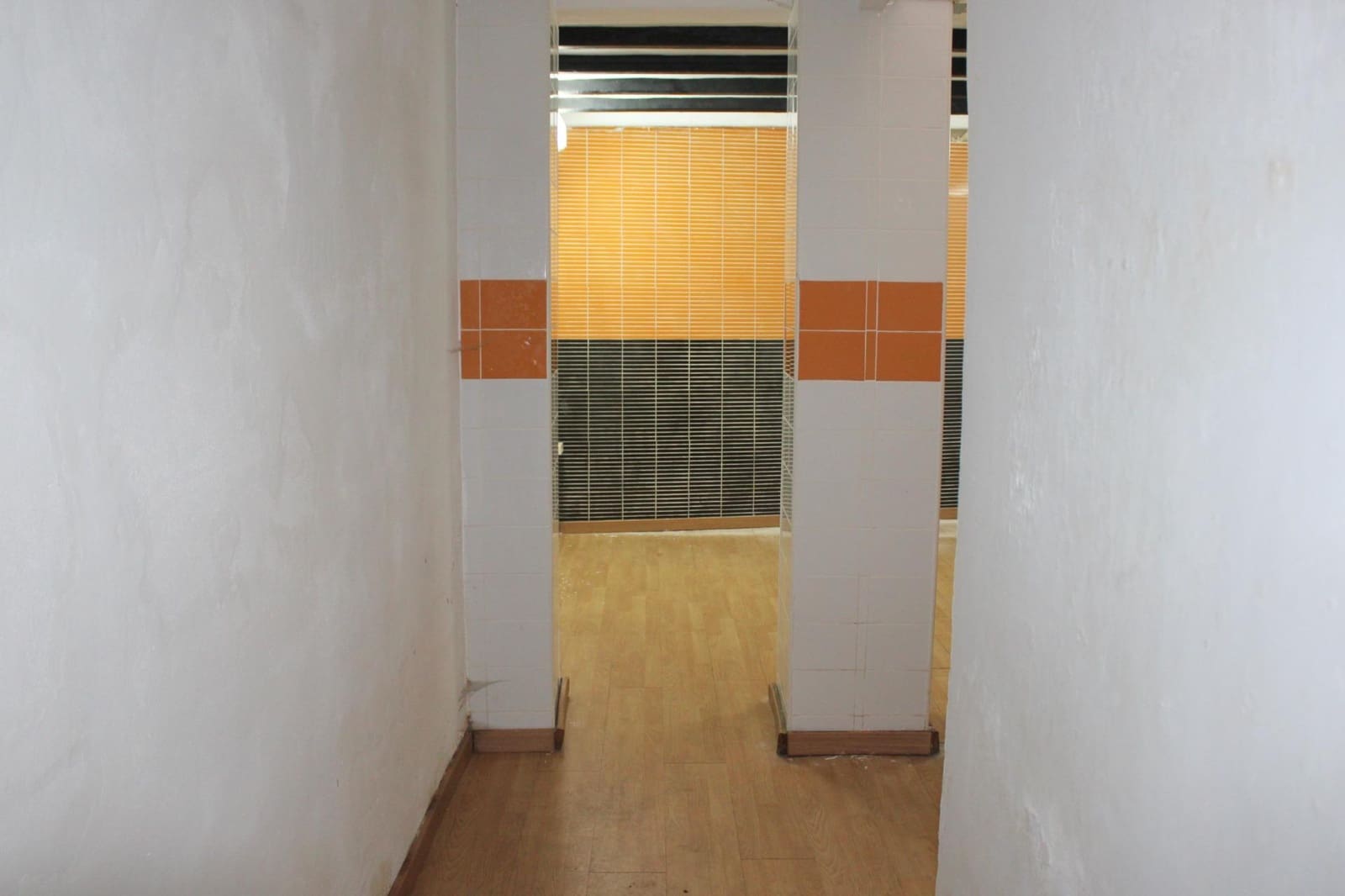 Commercieel te koop in Oliva - € 106.500 (Ref: 9513554)