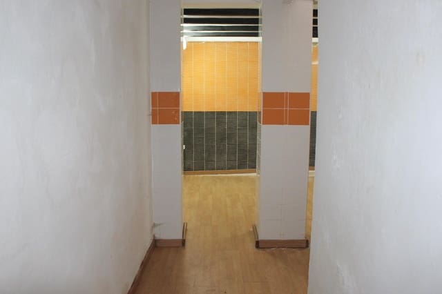 Commercieel te koop in Oliva - € 106.500 (Ref: 9513554)