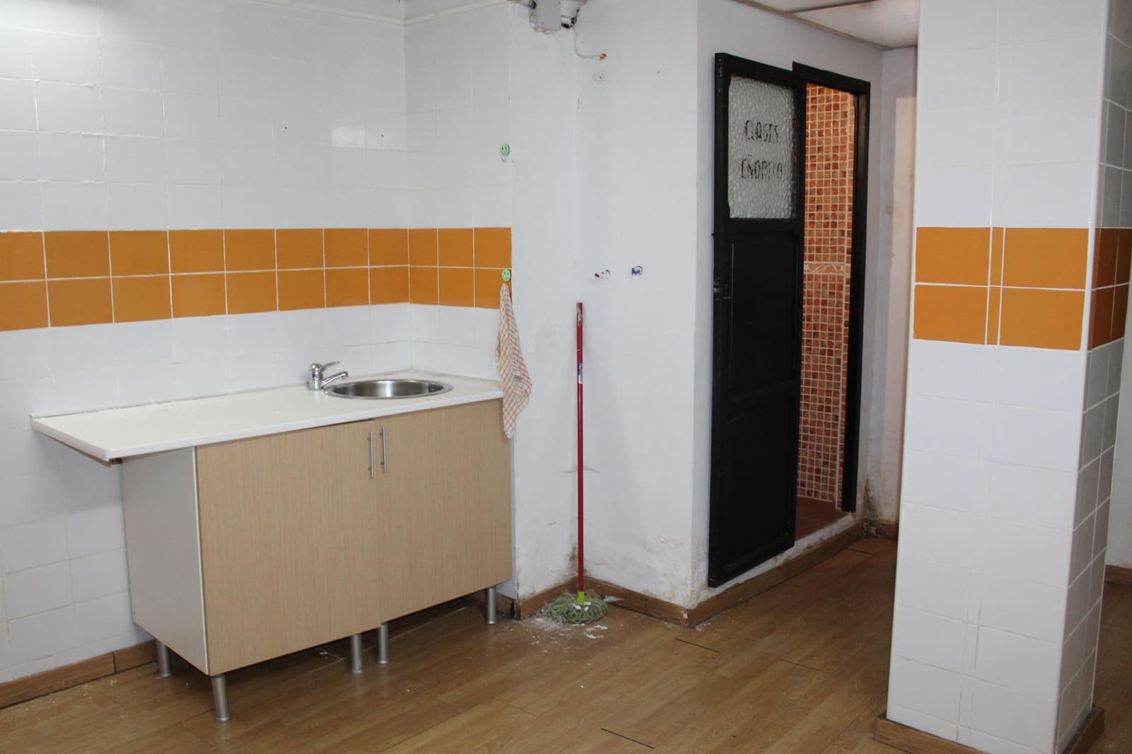 Commercieel te koop in Oliva - € 106.500 (Ref: 9513554)