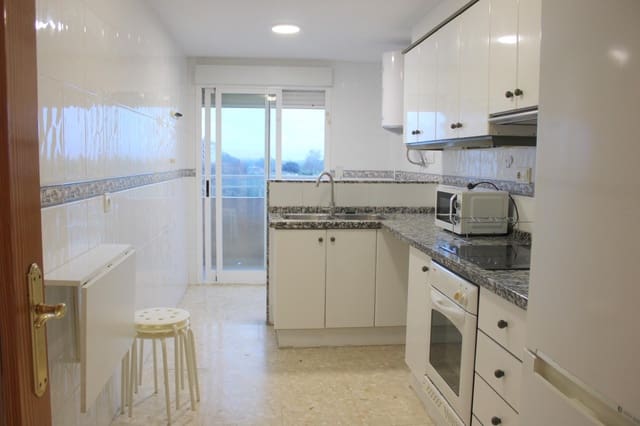 3 sovrum Lägenhet att hyra i Oliva - 800 € (Ref: 9656252)