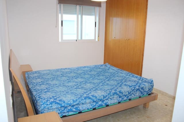 3 sovrum Lägenhet att hyra i Oliva - 800 € (Ref: 9656252)