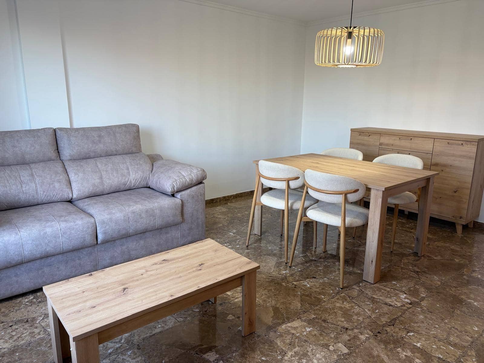 2 bedroom Flat for rent in Oliva - € 800 (Ref: 9695488)