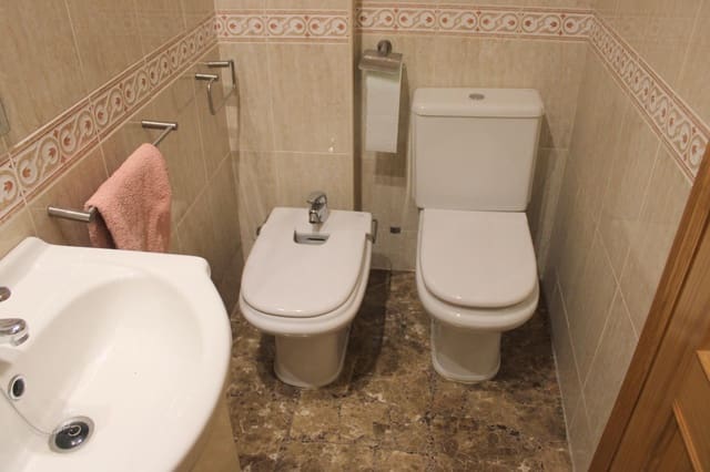 2 bedroom Flat for rent in Oliva - € 800 (Ref: 9695488)