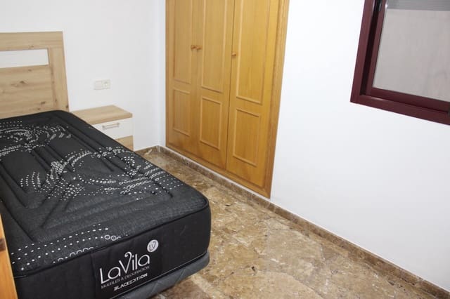 2 bedroom Flat for rent in Oliva - € 800 (Ref: 9695488)
