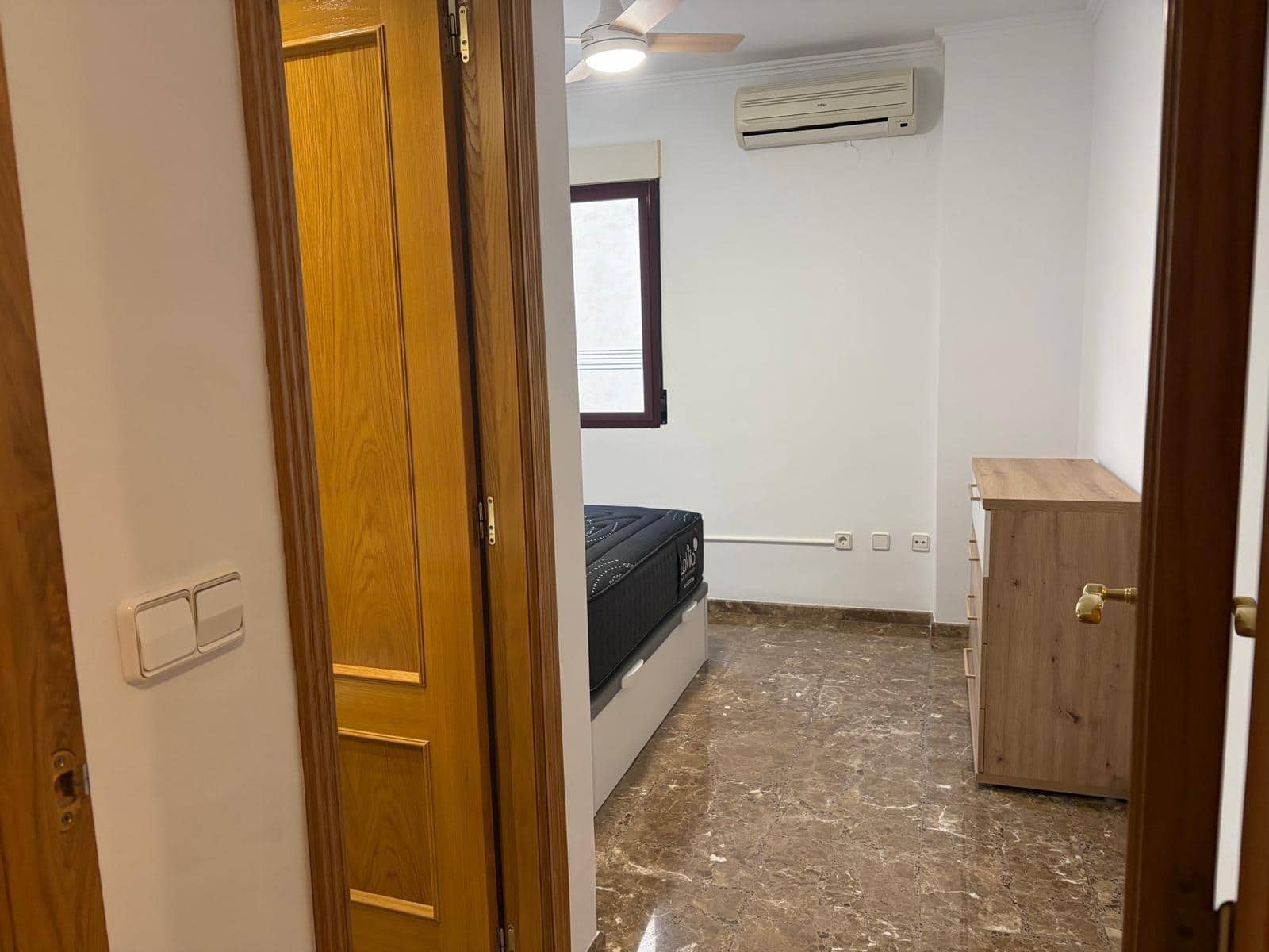 2 bedroom Flat for rent in Oliva - € 800 (Ref: 9695488)