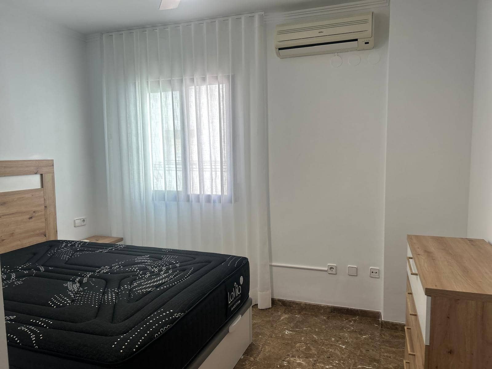 2 bedroom Flat for rent in Oliva - € 800 (Ref: 9695488)