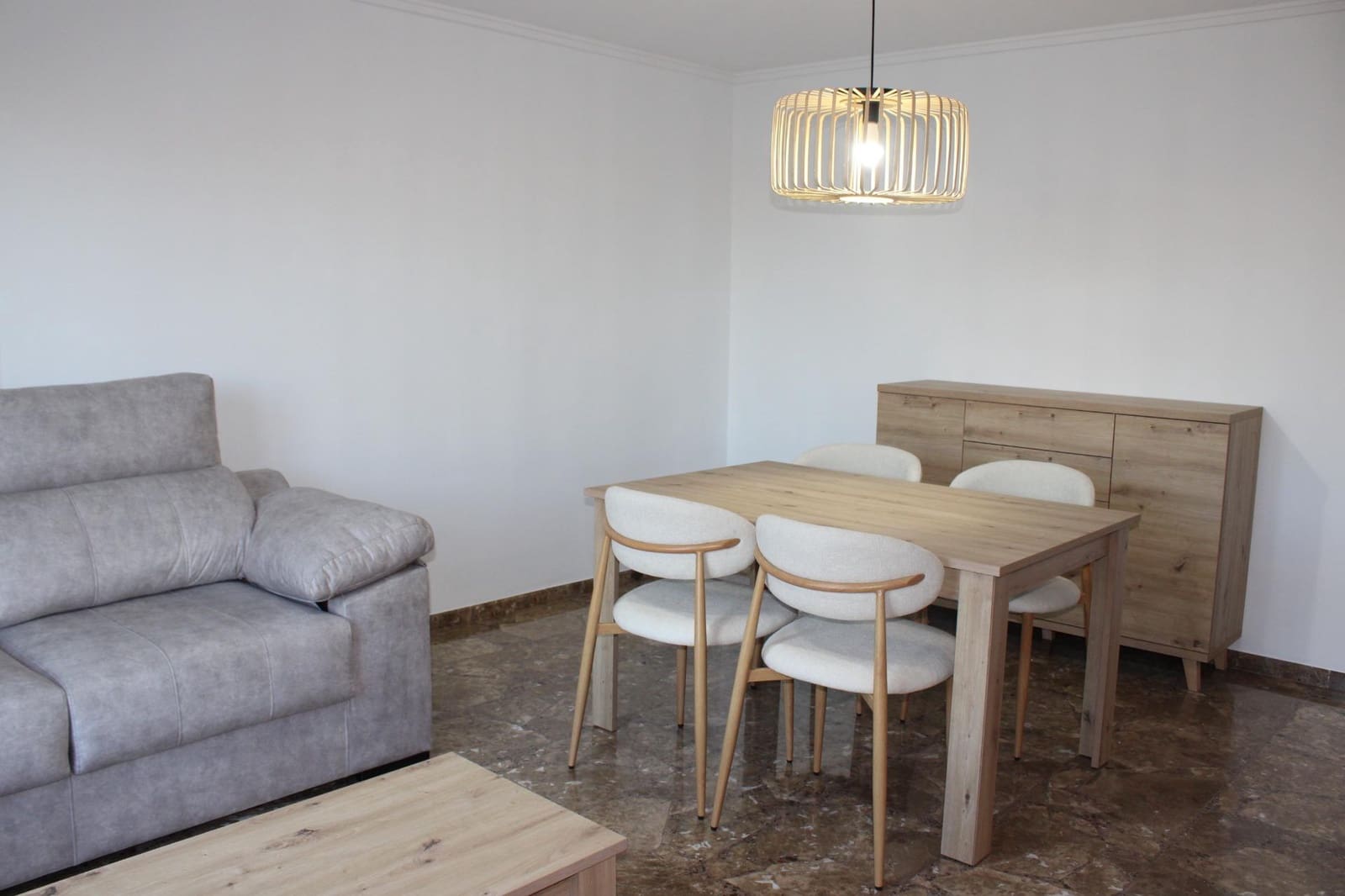 2 bedroom Flat for rent in Oliva - € 800 (Ref: 9695488)