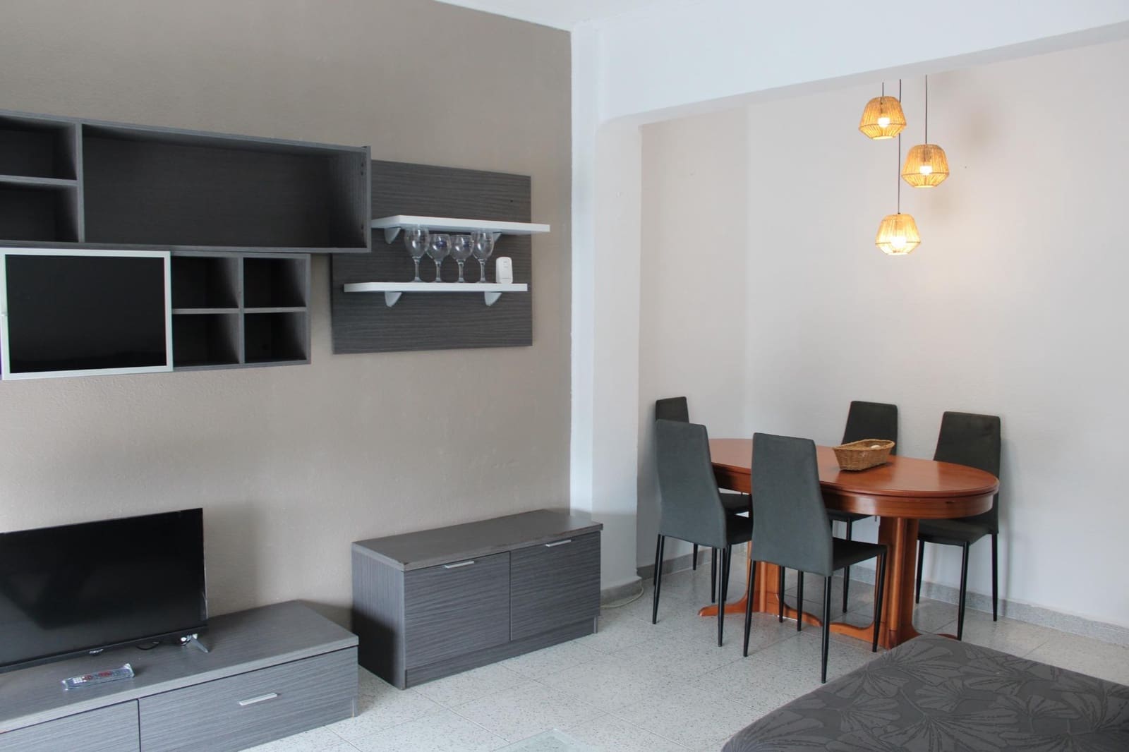 2 bedroom Flat for rent in Oliva - € 700 (Ref: 9715067)