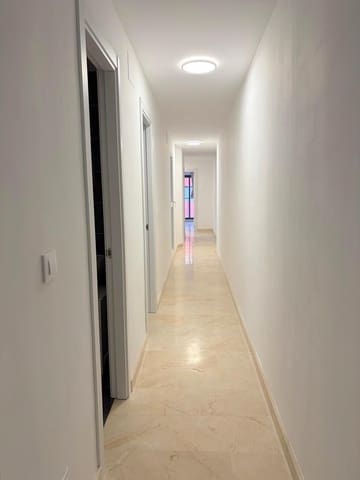 3 makuuhuone Asunto vuokrattavana paikassa Oliva mukana 
autotalli - 850 € (Ref: 9759128)