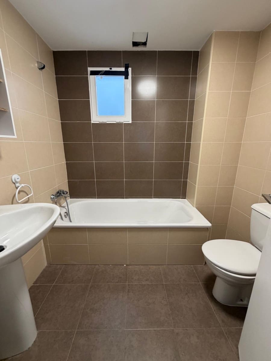 3 makuuhuone Asunto vuokrattavana paikassa Oliva mukana 
autotalli - 850 € (Ref: 9759128)