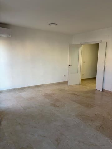 3 makuuhuone Asunto vuokrattavana paikassa Oliva mukana 
autotalli - 850 € (Ref: 9759128)