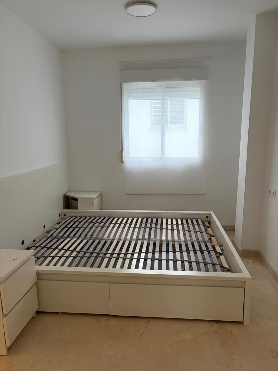 3 makuuhuone Asunto vuokrattavana paikassa Oliva mukana 
autotalli - 850 € (Ref: 9759128)