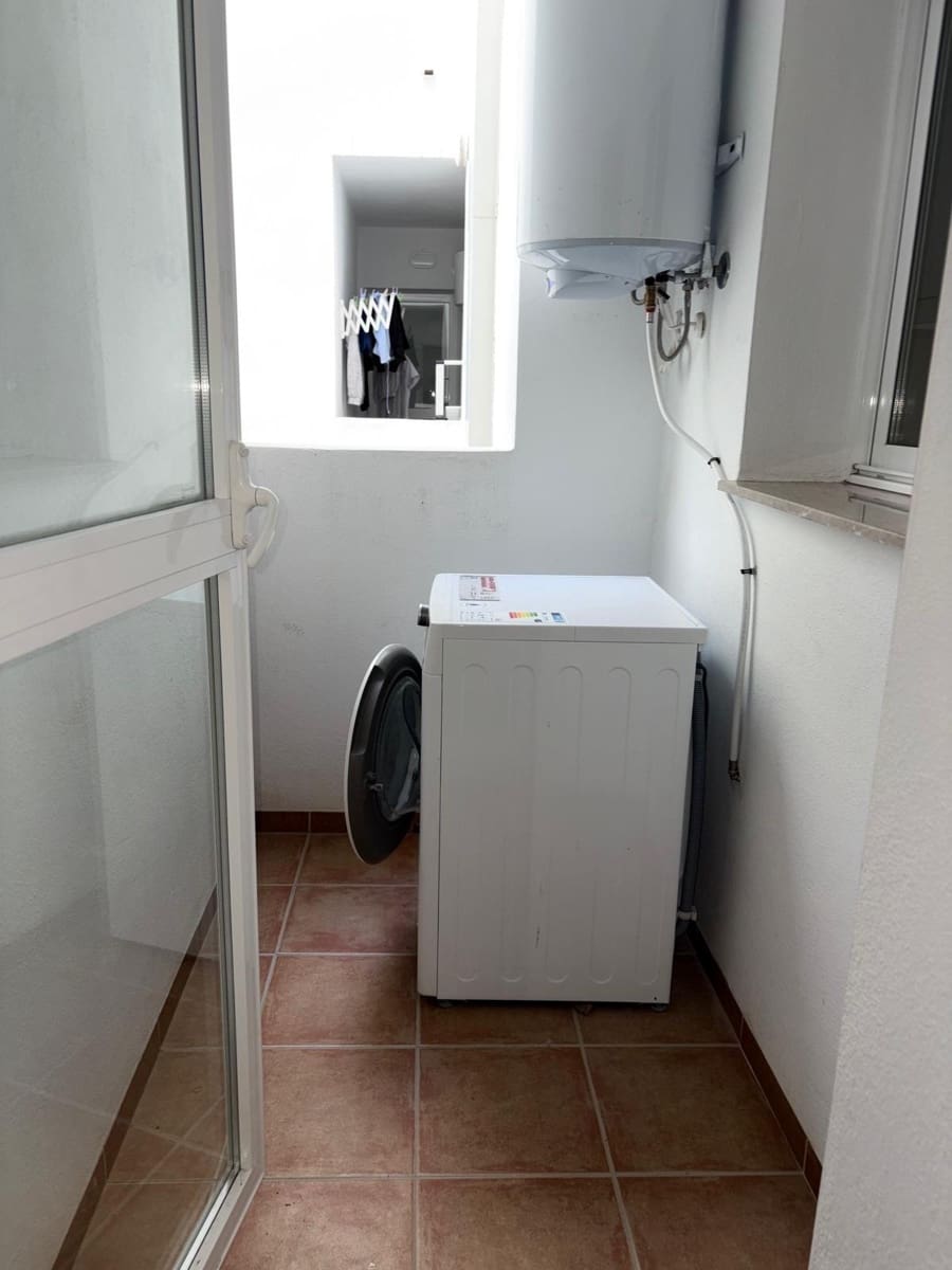 3 makuuhuone Asunto vuokrattavana paikassa Oliva mukana 
autotalli - 850 € (Ref: 9759128)