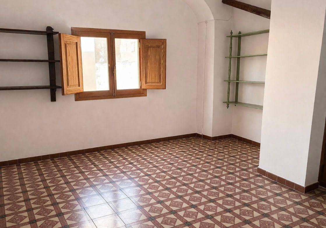 4 soverom Hus til salgs i Oliva med garasje - € 684 000 (Ref: 9762103)