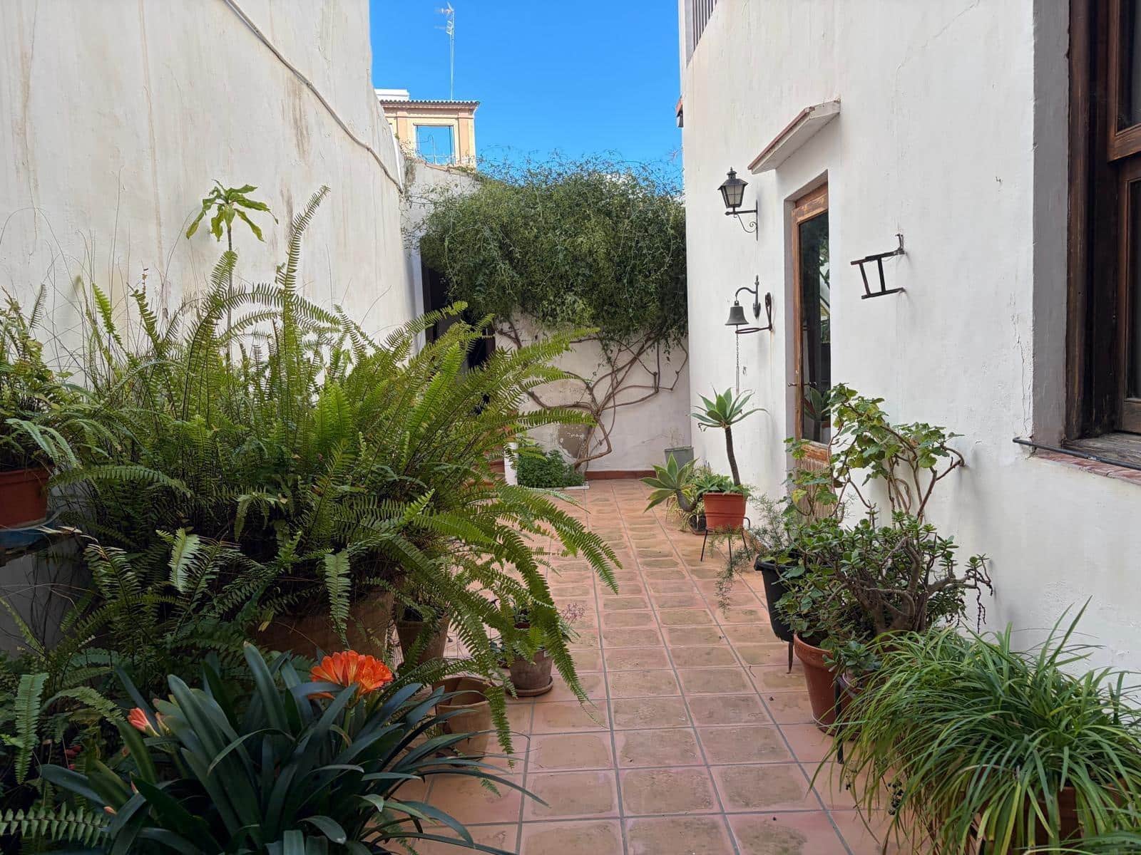 4 soverom Hus til salgs i Oliva med garasje - € 684 000 (Ref: 9762103)