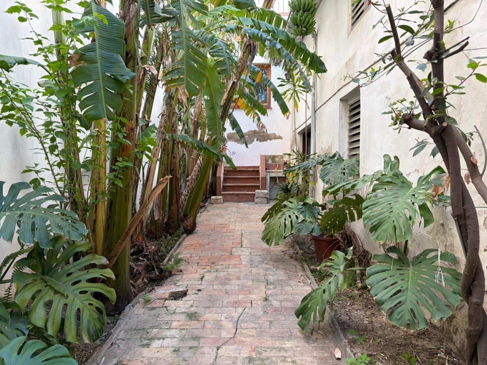 4 soverom Hus til salgs i Oliva med garasje - € 684 000 (Ref: 9762103)