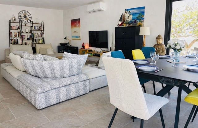 Chalet de 3 habitaciones en Oliva en alquiler con garaje - 2.500 € (Ref: 9780725)