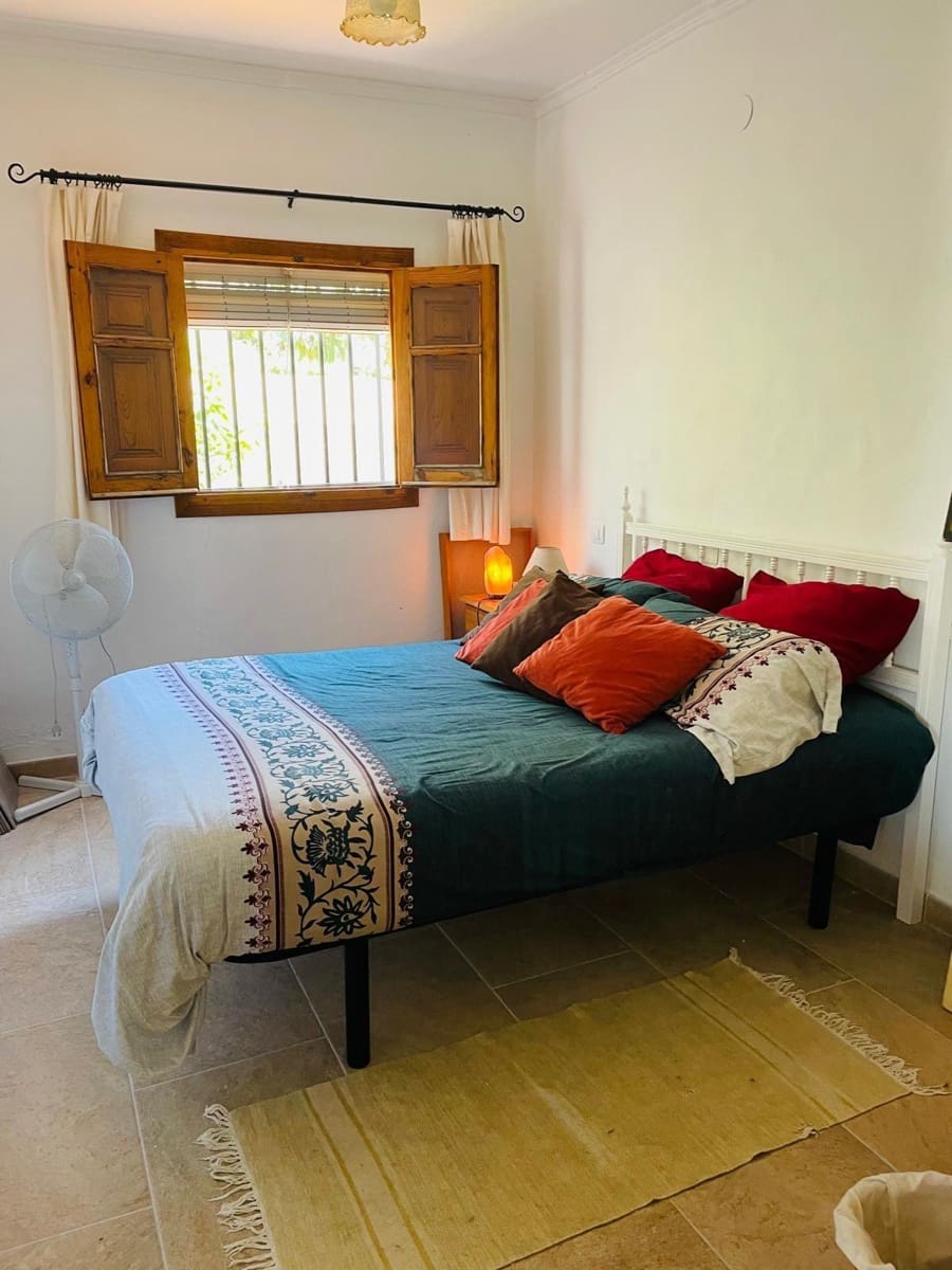 Chalet de 3 habitaciones en Oliva en alquiler con garaje - 2.500 € (Ref: 9780725)