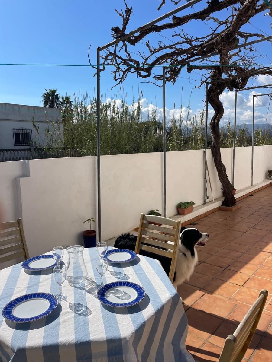 Chalet de 3 habitaciones en Oliva en alquiler con garaje - 2.500 € (Ref: 9780725)