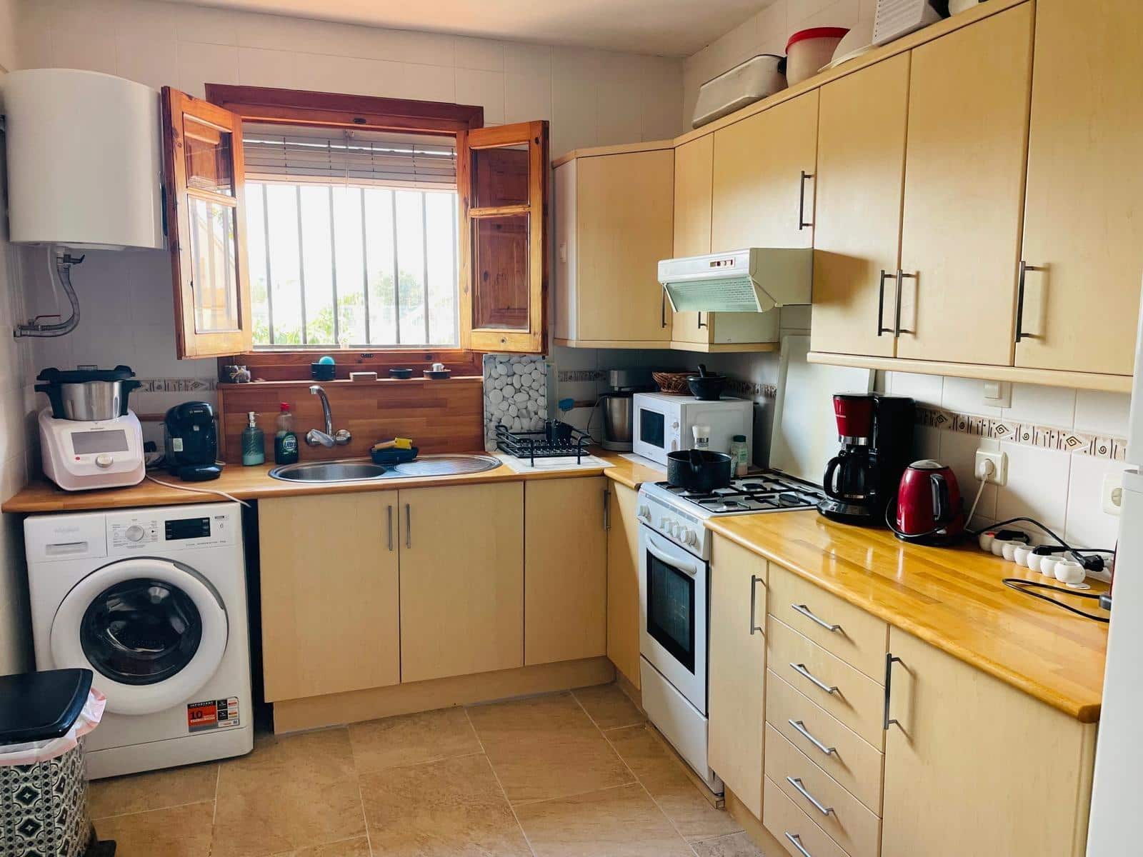 Chalet de 3 habitaciones en Oliva en alquiler con garaje - 2.500 € (Ref: 9780725)