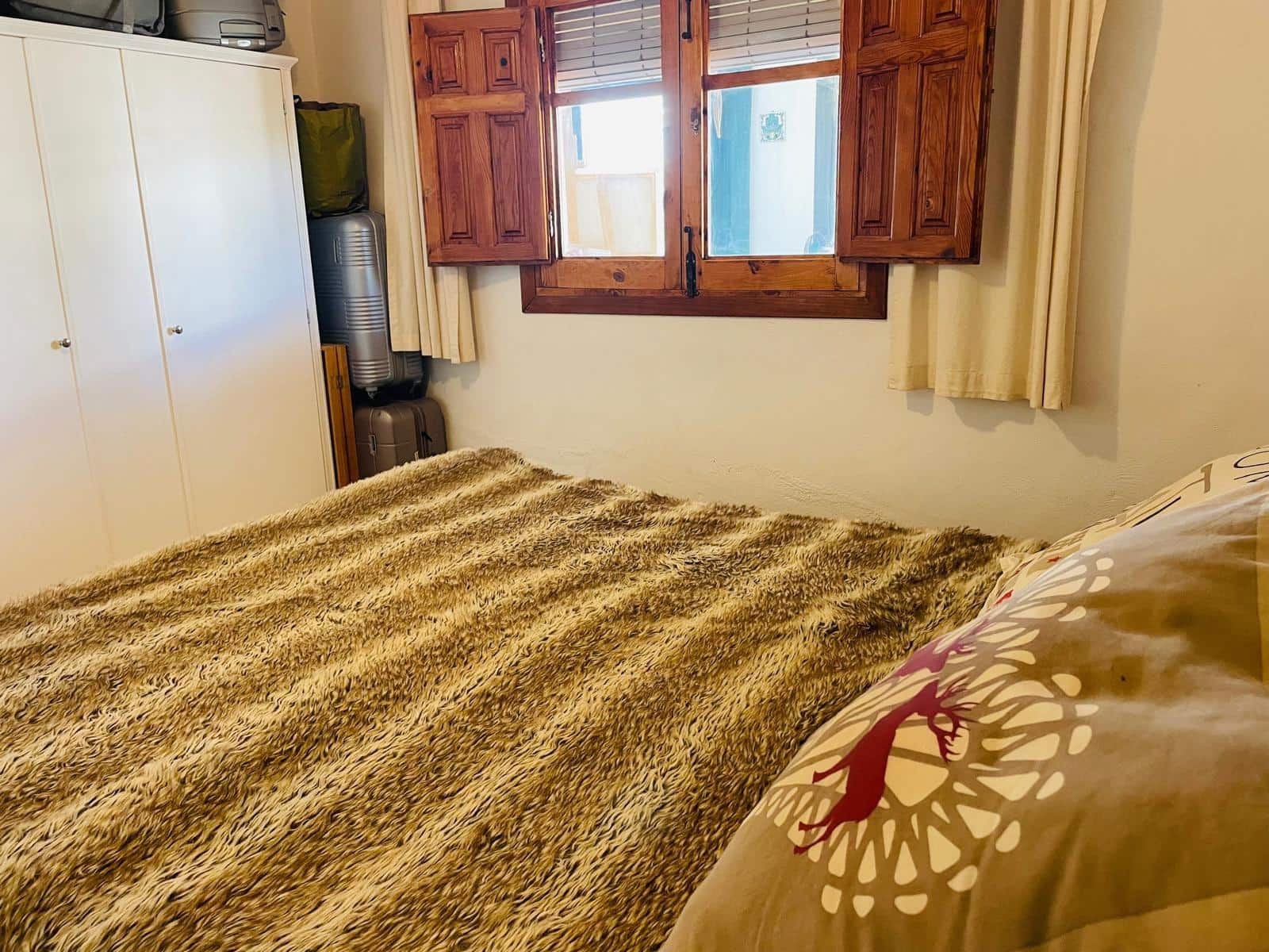 Chalet de 3 habitaciones en Oliva en alquiler con garaje - 2.500 € (Ref: 9780725)