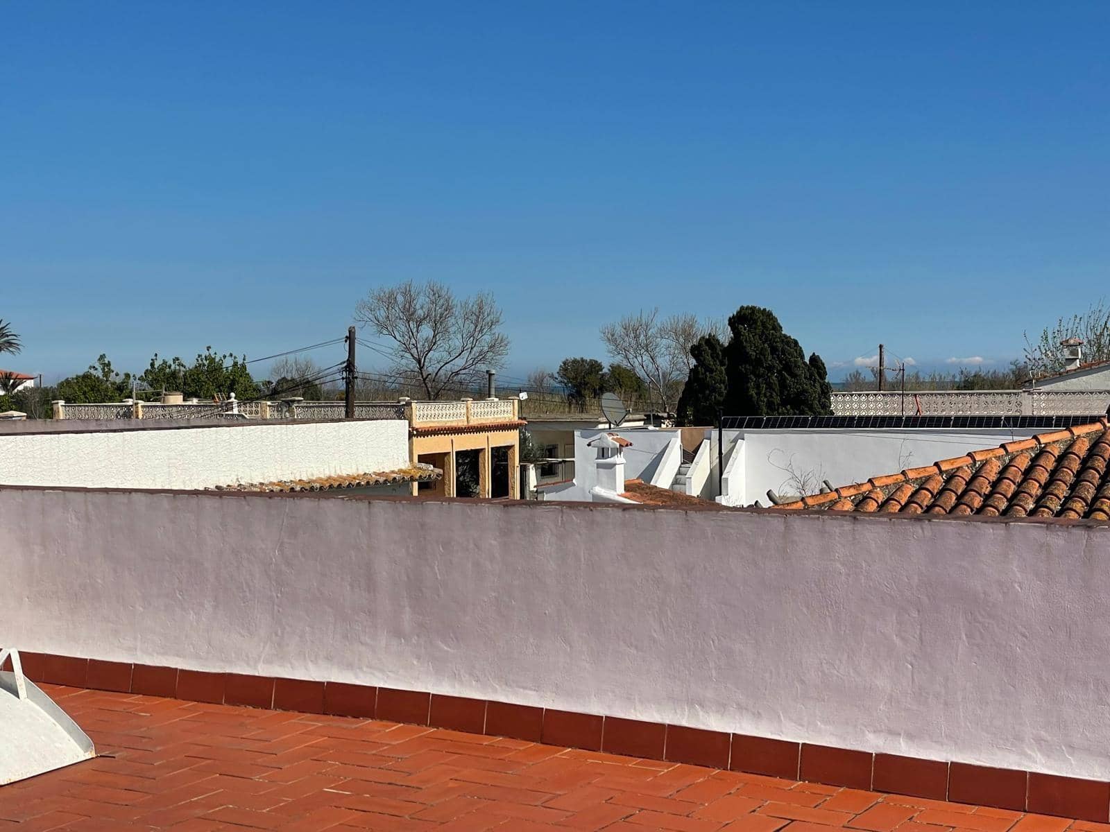 Chalet de 3 habitaciones en Oliva en alquiler con garaje - 2.500 € (Ref: 9780725)