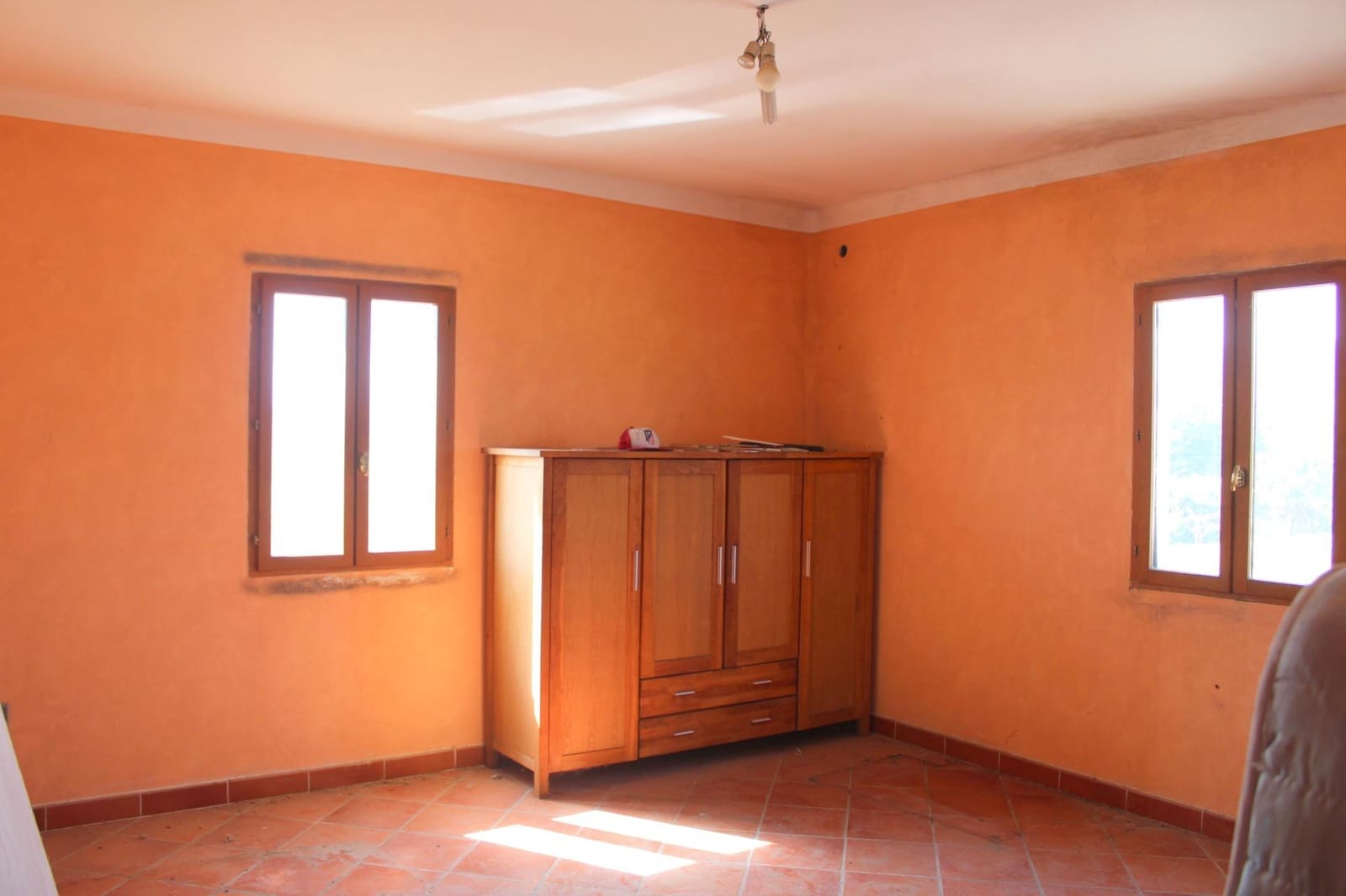 3 bedroom Villa for sale in Oliva with pool - € 200,000 (Ref: 9806599)