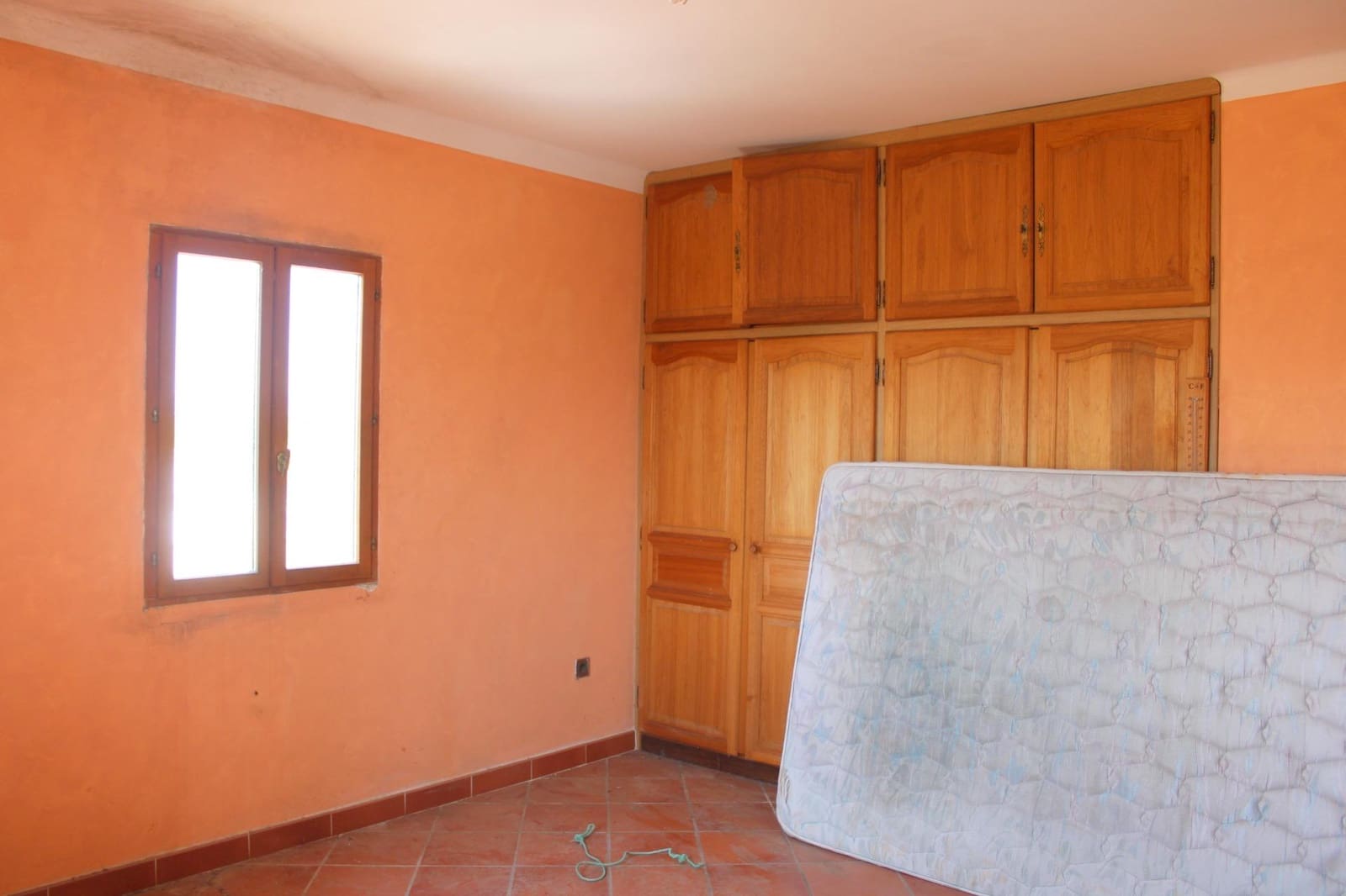 3 bedroom Villa for sale in Oliva with pool - € 200,000 (Ref: 9806599)