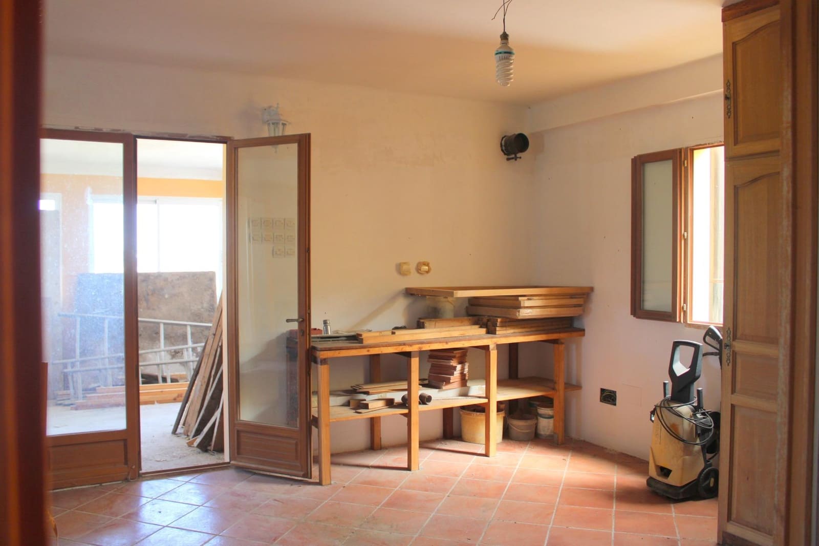 3 bedroom Villa for sale in Oliva with pool - € 200,000 (Ref: 9806599)