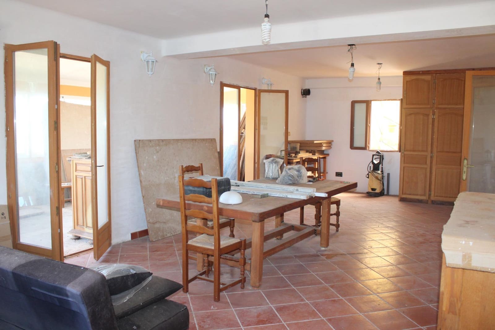 3 bedroom Villa for sale in Oliva with pool - € 200,000 (Ref: 9806599)