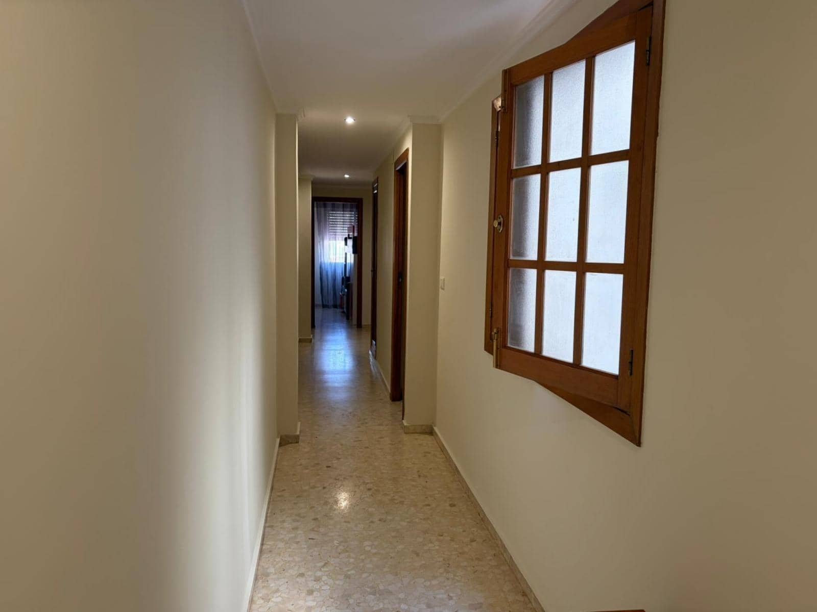 3 bedroom Flat for rent in Oliva - € 800 (Ref: 9818382)