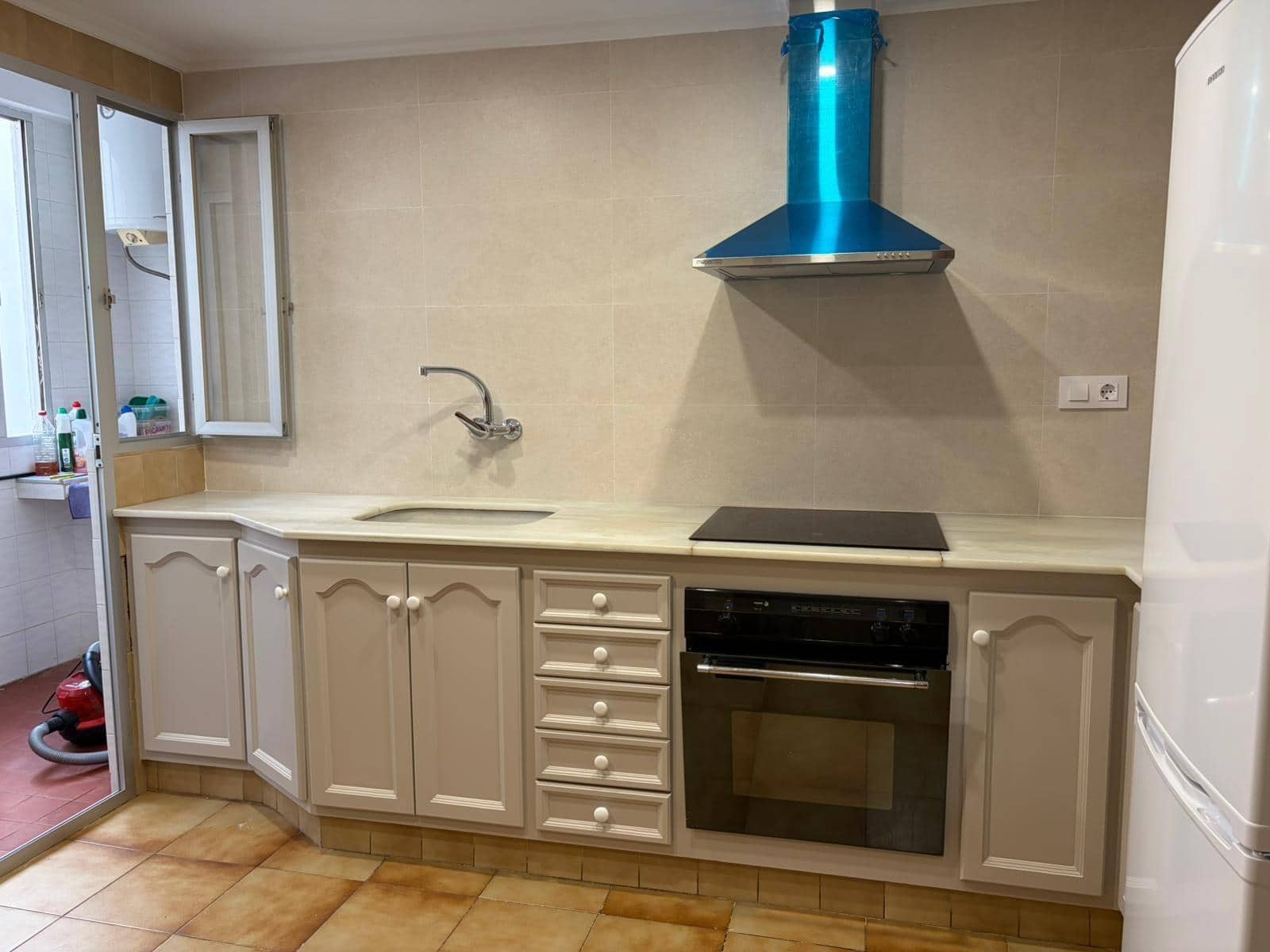 3 bedroom Flat for rent in Oliva - € 800 (Ref: 9818382)