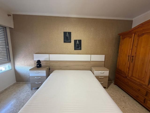 3 quarto Apartamento para arrendar em Oliva - 800 € (Ref: 9818382)