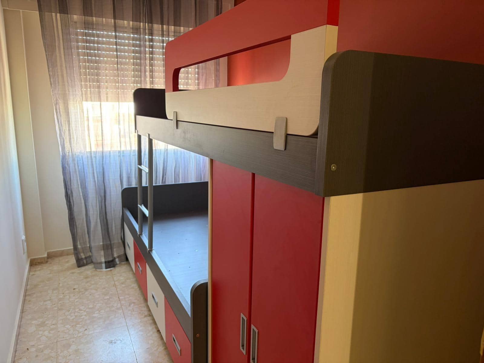 3 bedroom Flat for rent in Oliva - € 800 (Ref: 9818382)