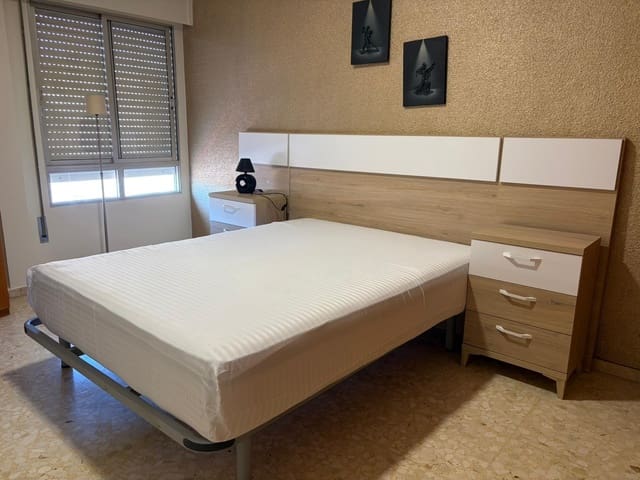 3 quarto Apartamento para arrendar em Oliva - 800 € (Ref: 9818382)