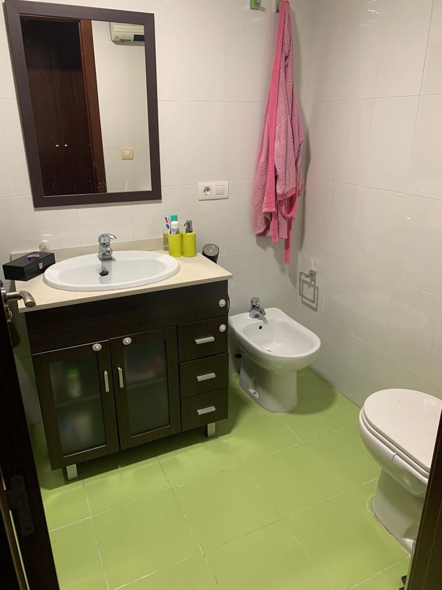 2 bedroom Flat for rent in Oliva - € 850 (Ref: 9818383)