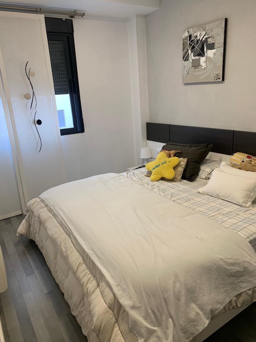 2 bedroom Flat for rent in Oliva - € 850 (Ref: 9818383)