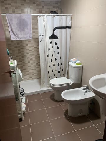 2 slaapkamer Flat te huur in Oliva - € 850 (Ref: 9818383)