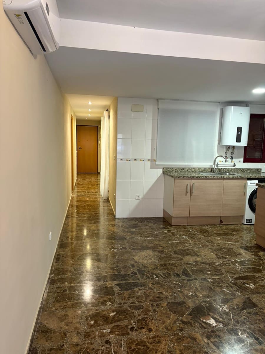 2 bedroom Flat for rent in Oliva with garage - € 800 (Ref: 9839460)