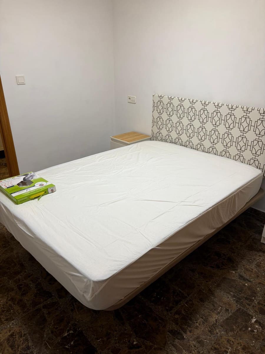2 bedroom Flat for rent in Oliva with garage - € 800 (Ref: 9839460)