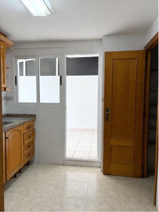 3 bedroom Flat for sale in Oliva - € 160,000 (Ref: 9839461)