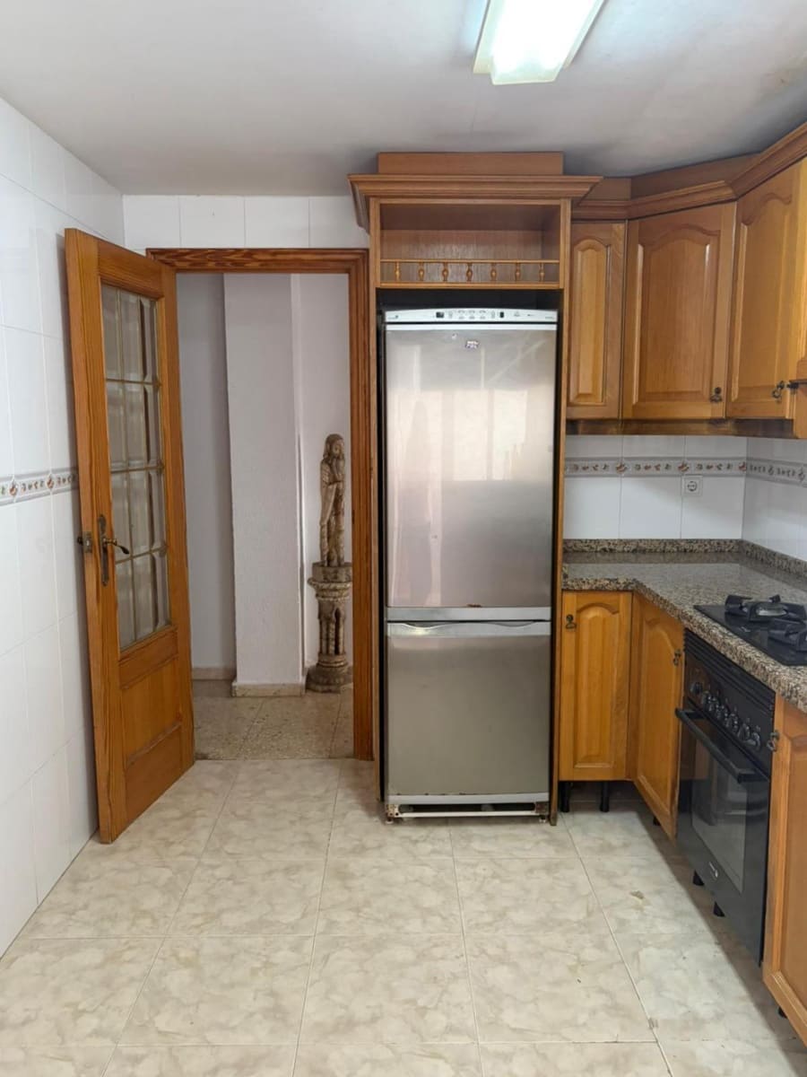 3 bedroom Flat for sale in Oliva - € 160,000 (Ref: 9839461)