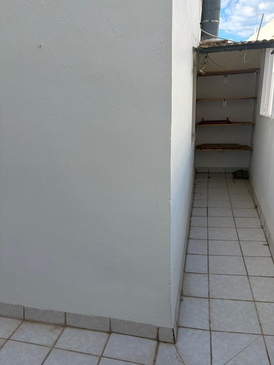 3 bedroom Flat for sale in Oliva - € 160,000 (Ref: 9839461)