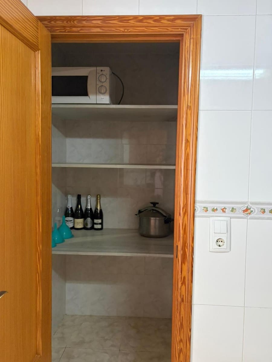 3 bedroom Flat for sale in Oliva - € 160,000 (Ref: 9839461)