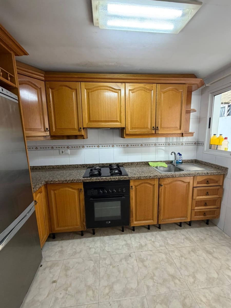 3 bedroom Flat for sale in Oliva - € 160,000 (Ref: 9839461)