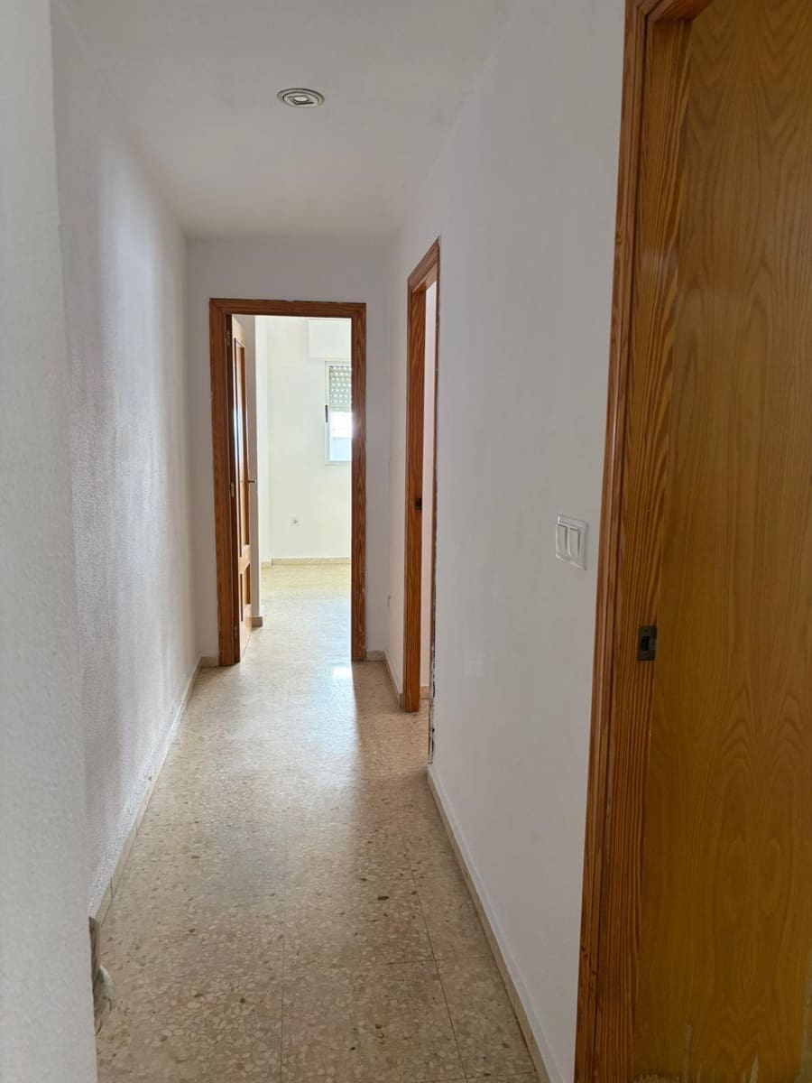 3 bedroom Flat for sale in Oliva - € 160,000 (Ref: 9839461)